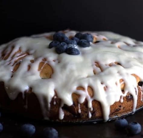 Cake with blueberries